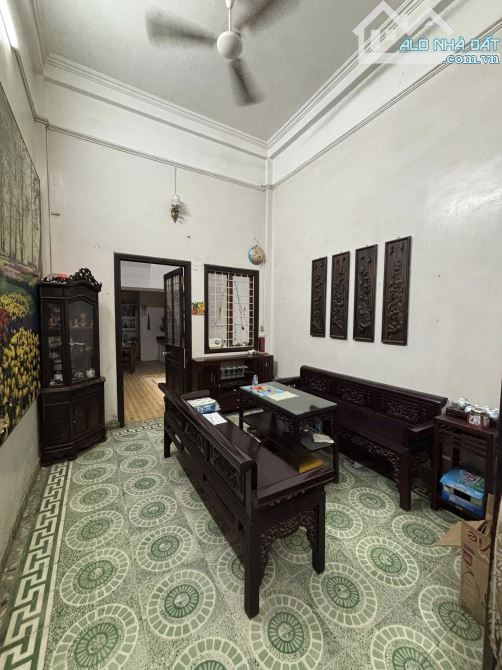 BÁN NHÀ MẶT PHỐ VƯƠNG THỪA VŨ . GIÁ 26 TỶ NHÀ 5 TẦNG . HIẾM NHẤT KHU VỰC - 3
