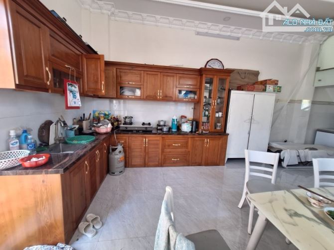 Gấp bán nhà Quận 9(cũ), 3 tầng, giá 8.8 tỷ, dt 80m2, gần Mt Lã Xuân Oai. - 3