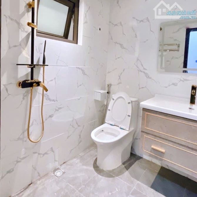 🏡 Bán nhà HÀO NAM, 70m2 x 3 tầng x mt 5.5m. Cách mặt phố 20m. Giá chào 15.5 tỷ TL - 3