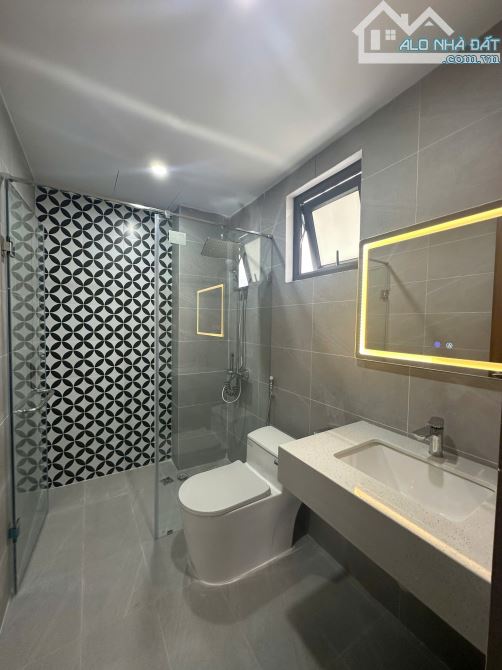 BÁN NHÀ RIÊNG PHỐ CÁT LINH - 7 TẦNG THANG MÁY - NHÀ CÁCH PHỐ 20M - CHÀO GIÁ 14.6 TỶ . - 3