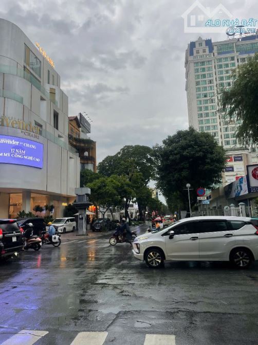 Building mặt tiền đường Trương Định, phường Võ Thị Sáu, quận 3. Chỉ: 250 tỷ - 3