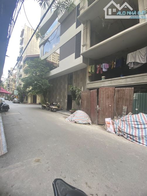 Bán nhà phố Nguyên Hồng, ngõ ô tô tránh, DT 60m x 9 tầng, MT 5m. kinh doanh, để ở. Giá 37 - 3