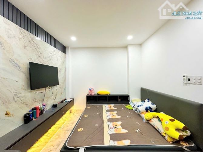 🏡 CHỦ GẤP BÁN NHÀ 4 TẦNG HẺM XE HƠI ĐÀO TÔNG NGUYÊN TT NHÀ BÈ - - 3