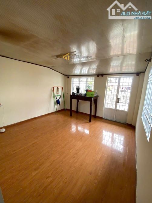 Nhà sổ riêng xây dựng đã hoàn công hơn 70m2 đường ô tô lớn chỉ hơn 4 ty - 3