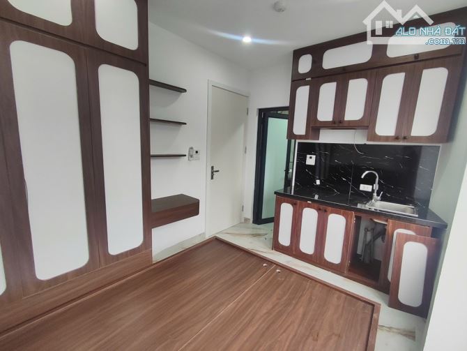 Bán nhà chdv, dòng tiền 70 triệu/tháng, 7 tầng thang máy, lô góc, TT Hoàng Mai, oto 60m - 3