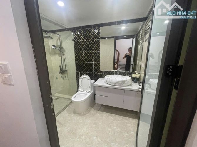 Bán nhà Lê Văn Hiến, 35m2, phân lô, ô tô, nội thất chủ tặng,  nhỉnh 5tỷ. - 3