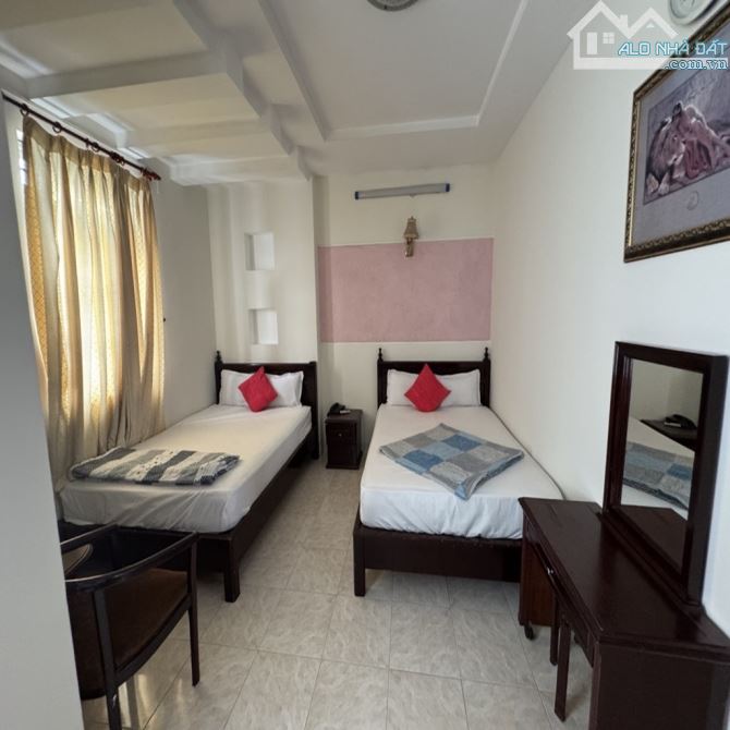 KHÁCH SẠN GÓC 2 MT TÂN PHÚ - 7 TẦNG - SÀN 853M2 - THU 200TR/TH - 26 PHÒNG - GIÁ 26.X TỶ - 3