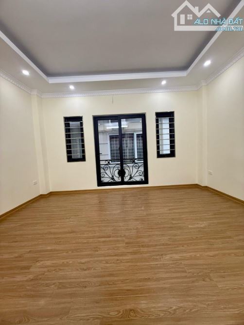 Nhà mới tinh phố Vĩnh Hưng, ngõ thông, ở thích DT 34m2 x 5 tầng x MT 4.5m, giá 6.8 tỷ. - 3