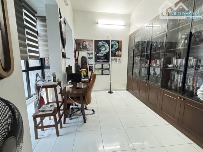 BÁN NHÀ DÂN XÂY NGUYỄN TRÃI 40M2 5 TẦNG-CÁCH PHỐ Ô TÔ 20M NHÀ ĐẸP-GIÁ TỐT- Ở NGAY - 3