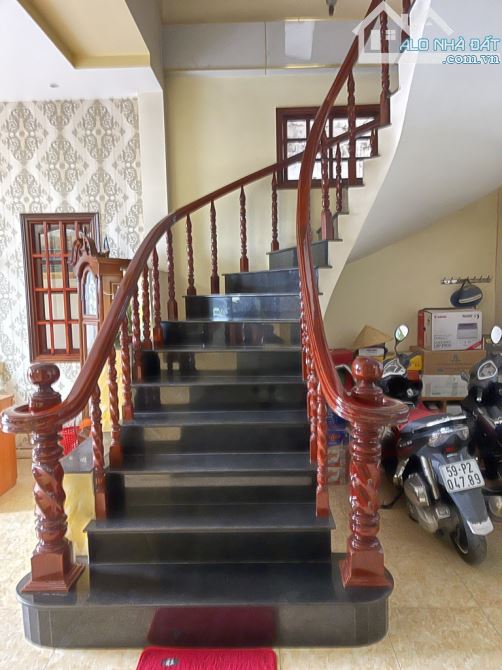 Ngay sau Vincom Thủ Đức, Nhà đẹp siêu cấp Bình Thọ, 175 m2 (8,8x20,5) - 3