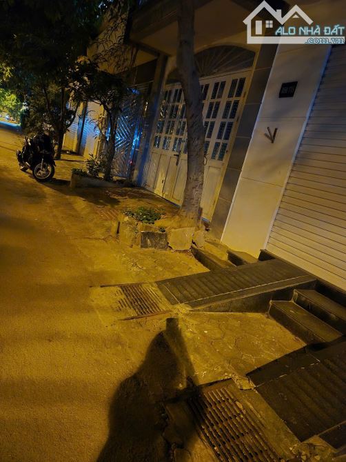 BÁN NHÀ MẶT TIỀN 4,6M - 4 TẦNG - KHU PHÂN LÔ - VĂN QUÁN, HÀ ĐÔNG - 4