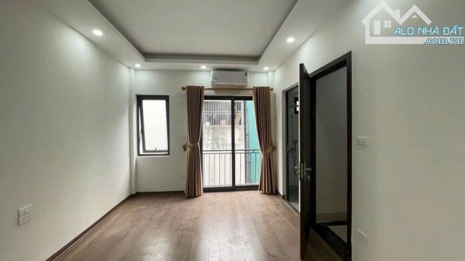 BÁN NHÀ PHỐ CỰ KHỐI LONG BIÊN NHỈNH 4 TỶ 35 m,5 tầng, MT 4 m, ô tô, kinh doanh - 4