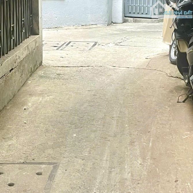🏡 Bán nhà HÀO NAM, 70m2 x 3 tầng x mt 5.5m. Cách mặt phố 20m. Giá chào 15.5 tỷ TL - 4