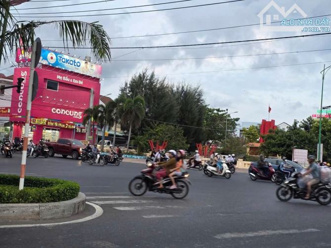 BÁN ĐẤT NGAY CHỢ LONG THÀNH - KẾ TIỆM VÀNG ,MẶT TIỀN KINH DOANH ,CHO THUÊ, 122M2 GIÁ 2TỶ19 - 4