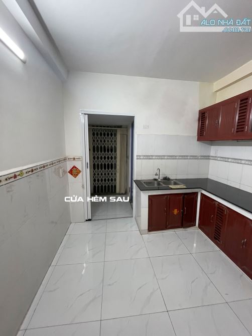 CHỈ 4,7 TỶ NHÀ 2 TẦNG KHU VỰC CẦU NGUYỄN VĂN CỪ DT: 3,3x11,5m (35m2) - 4