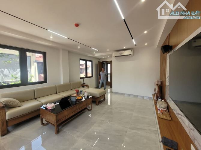 Mặt phố Tố Hữu diện tích 94m x 7 tầng mtien 6,5 m giá 47 tỷ dòng tiền 65tr tháng KDoanh - 4