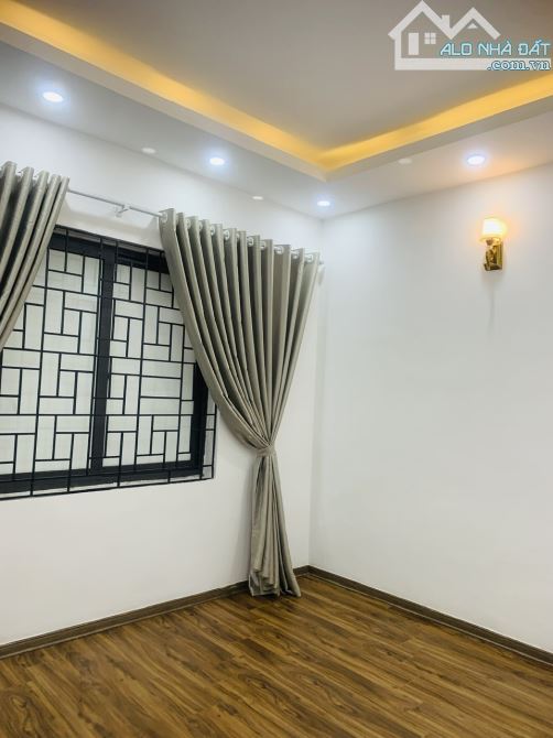 BÁN NHÀ TRẦN KHÁT CHÂN-LÒ ĐÚC- Q.HBT  NGÕ THÔNG-1 NHÀ RA Ô TÔ- 45m2-5 TẦNG-MT 4.2m-9.85 TỶ - 4