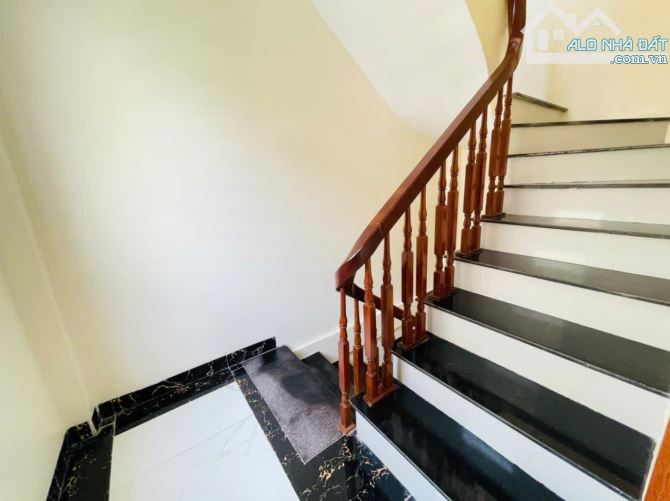 Bán gấp nhà phân lô tại khu Tam Trinh - 40m2  6 tầng thang máy 5PN - Sổ A4 - 14.8 tỷ - 4