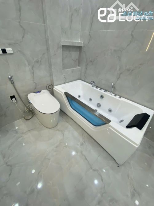 Biệt thự có Hồ Bơi cách BV Y Dược 4km - 4