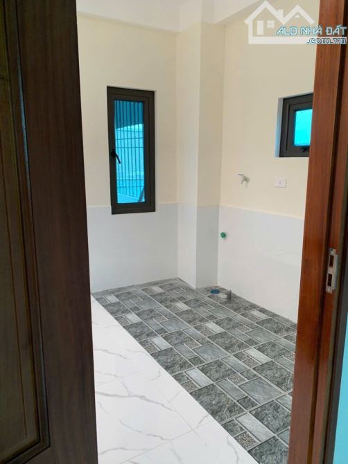 🔥bán nhà 40m2 thôn Nhuệ - Đường thông ô tô đỗ cửa Cách 1 nhà ra hồ gần QL32 chỉ 5,2 tỷ - 5