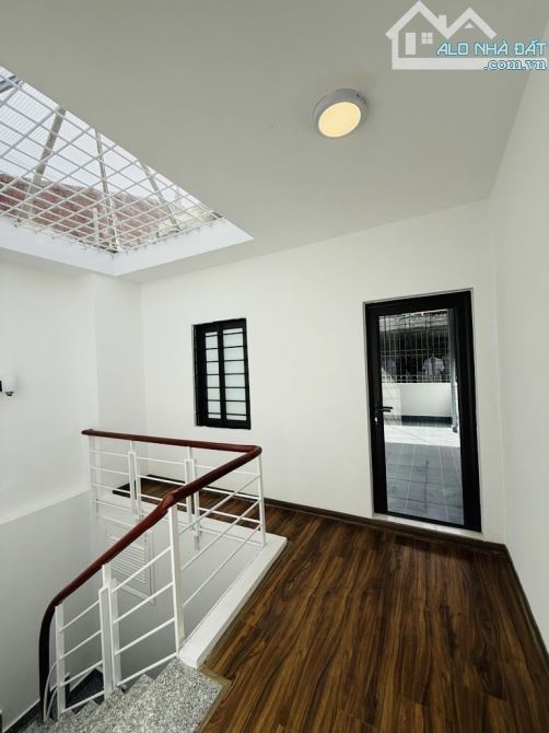 BÁN NHÀ TRẦN KHÁT CHÂN-LÒ ĐÚC- Q.HBT  NGÕ THÔNG-1 NHÀ RA Ô TÔ- 45m2-5 TẦNG-MT 4.2m-9.85 TỶ - 5