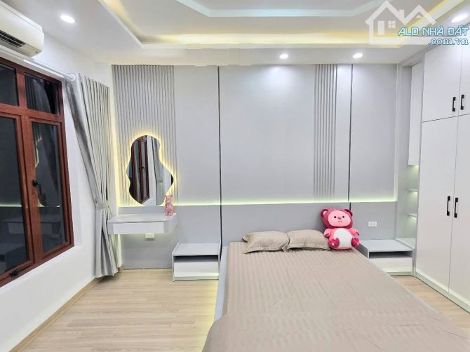 5 bước ra ô tô,Hoàng Mai, ngõ thông rộng thoáng, chỉ 6,5 tỷ, mặt tiền 5m, DT34m2*5 tầng - 5