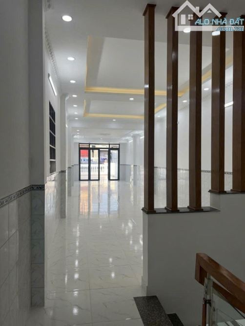 Nhà 2 tầng Mặt tiền đường NGUYỄN THỊ KIỂU phường TTN Q12 dt 160m2 (4mx40m) Đường 10m - 5