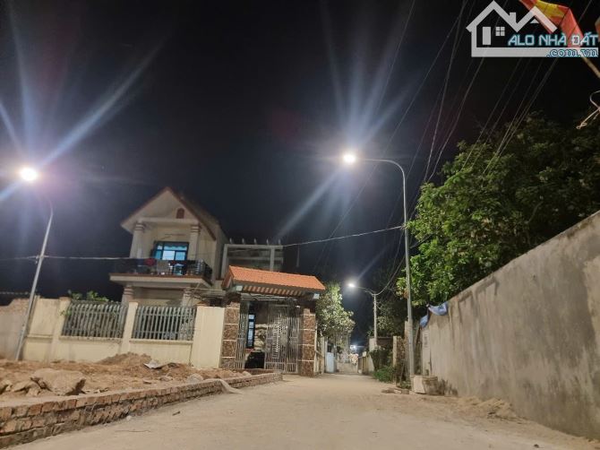 "HÀNG F0"  Trục chính kinh doanh nhỏ lẻ - gần trung tâm TX Quế Võ - Bắc Ninh. DT từ 73m - 5