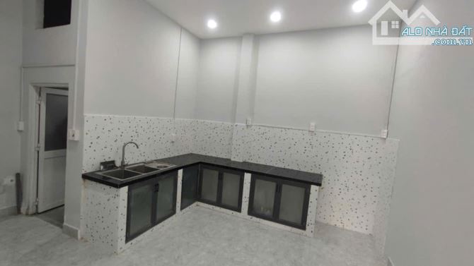 Nhà cấp 4 1/ đường TRUNG MỸ TÂY 2A, phường TMT Q12, dt 75,5m2 (5,2mx15m) Hẻm Ôtô. 4,8Tỷ - 5