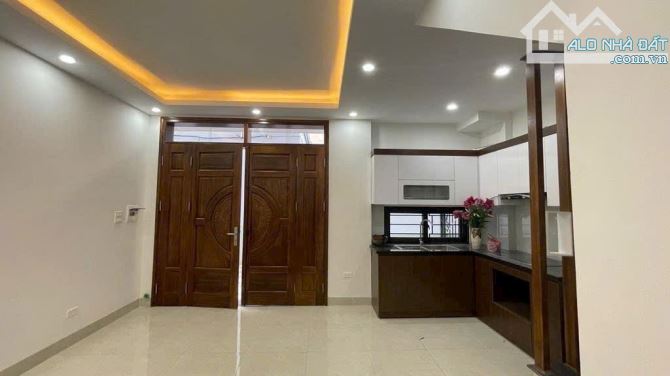 BÁN NHÀ PHỐ CỰ KHỐI LONG BIÊN NHỈNH 4 TỶ 35 m,5 tầng, MT 4 m, ô tô, kinh doanh - 6