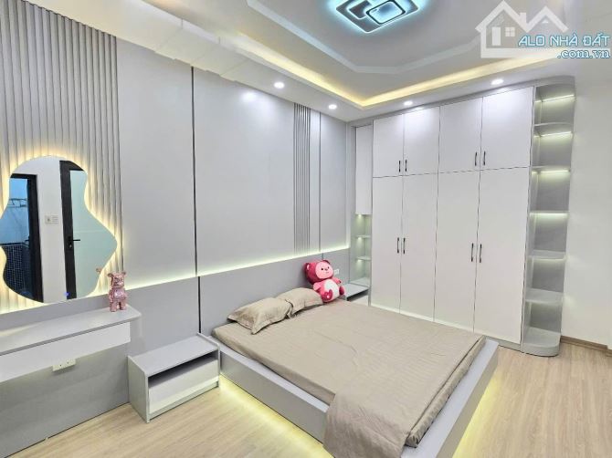 5 bước ra ô tô,Hoàng Mai, ngõ thông rộng thoáng, chỉ 6,5 tỷ, mặt tiền 5m, DT34m2*5 tầng - 6