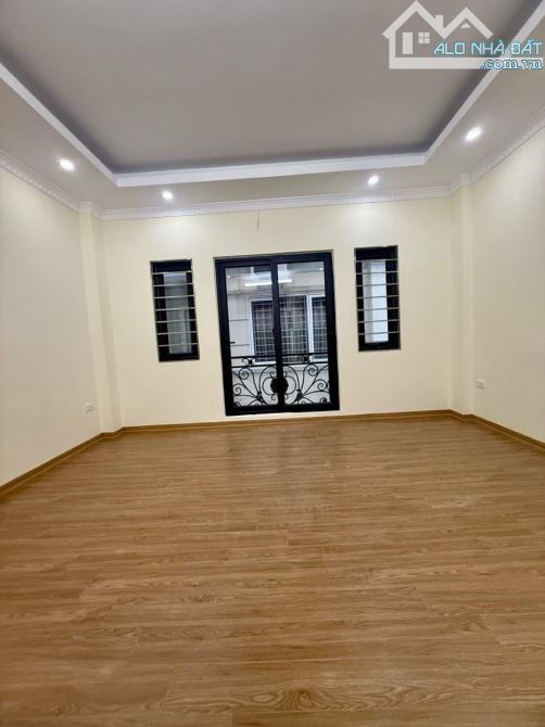 Nhà mới tinh phố Vĩnh Hưng, ngõ thông, ở thích DT 34m2 x 5 tầng x MT 4.5m, giá 6.8 tỷ. - 6