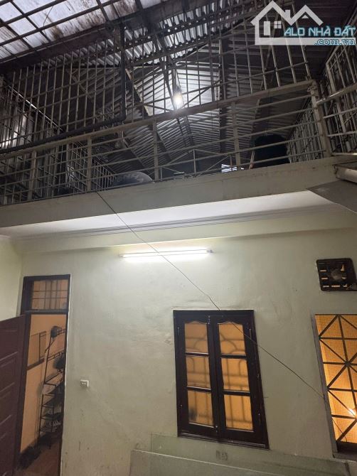 Bán nhà Hoàng Cầu Đống Đa. Sổ vuông 49m, 5 tầng MT5m Giá 12 tỷ - 6