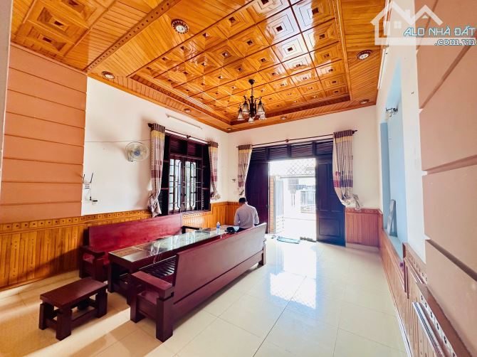 nhà 3 tầng mặt đường Đào Tấn ( khu Trung Cao ) , ngay chợ phan chu trinh  - Tân Lợi 6x17m - 8