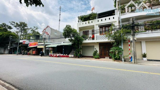Nhà phố mặt tiền Nguyễn Thái Học gần chợ Dĩ An 1 - 7