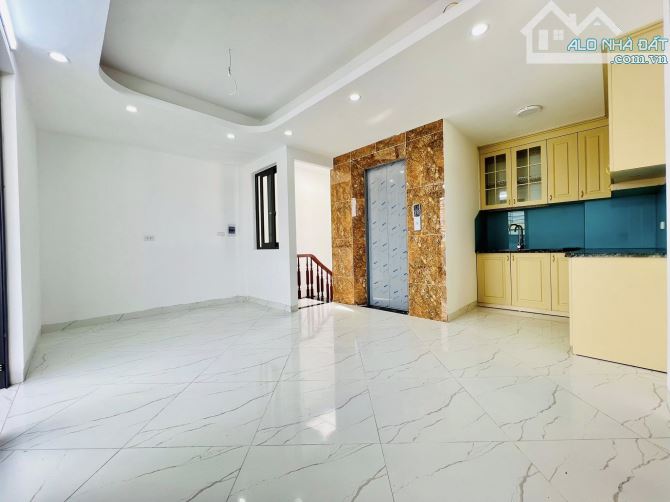 7.X TỶ - NHÀ ĐẸP CỔ NHUẾ, NGÕ RỘNG THÔNG KĐT RESCO, 2 MẶT THOÁNG,40M2 6 TẦNG THANG MÁY - 7