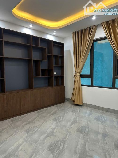B.Á.N NHÀ ĐAN PHƯỢNG , Ô TÔ ĐỖ CỬA, GẦN VIN  , LÔ GÓC  THOÁNG, Ở RẤT SƯỚNG 46M2, 7 TỶ 4 - 7