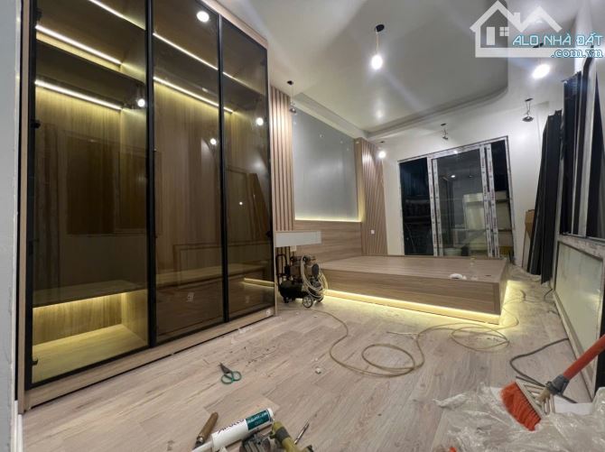 SIÊU PHẨM 2 MẶT THOÁNG VĨNH VIỄN – NHÀ PHÂN LÔ HOÀNG VĂN THÁI – NGÕ RỘNG – SỔ ĐẸP 6.85 TỶ - 7