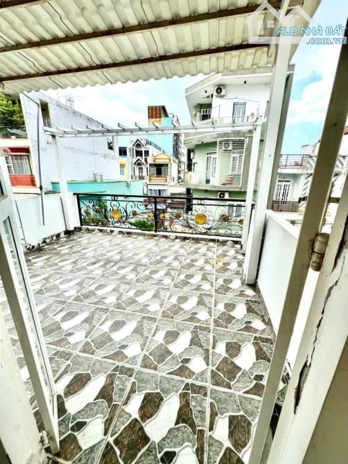 🌺- LÊ VĂN QUỚI ĐƯỜNG 8M THÔNG -  - 4 x 16 - 3 TẦNG - ĐẸP LUNG LINH -                    C - 7