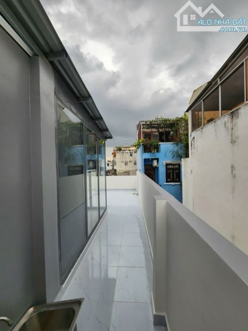 NGUYỄN TRÃI -QUẬN 1- HẺM XE HƠI –CÁCH MẶT TIỀN 20M - 60M2 (4.45X13.5)- GIÁ 18 TỶ TL - 7