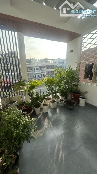 Bán nhà mặt tiền đường Dương Quảng hàm phường 6 quận gò vấp - 7