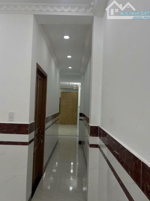 Nhà 2 tầng Mặt tiền đường NGUYỄN THỊ KIỂU phường TTN Q12 dt 160m2 (4mx40m) Đường 10m - 7