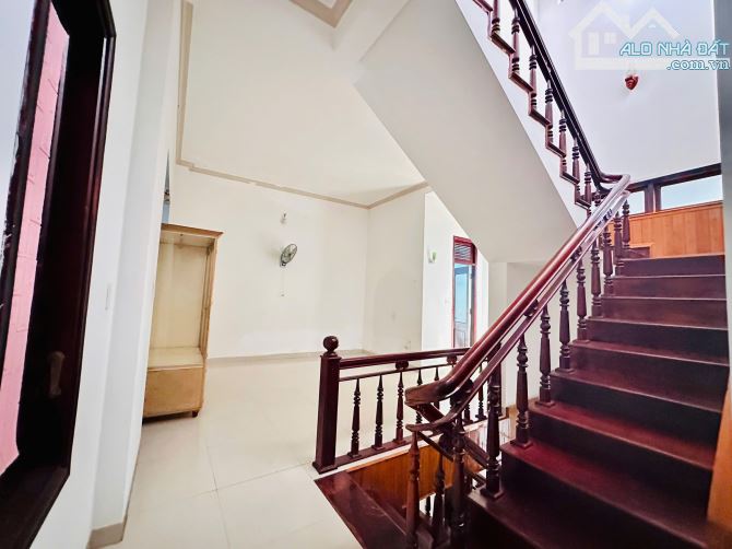 nhà 3 tầng mặt đường Đào Tấn ( khu Trung Cao ) , ngay chợ phan chu trinh  - Tân Lợi 6x17m - 9