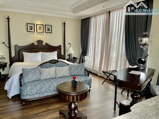 Chủ ngộp Bank 150Tỷ- Bán khách sạn nguy nga phố cổ- 340m2 - 805 tỷ - 72 phòng - DT 52 tỷ/n