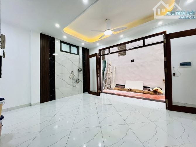 7.X TỶ - NHÀ ĐẸP CỔ NHUẾ, NGÕ RỘNG THÔNG KĐT RESCO, 2 MẶT THOÁNG,40M2 6 TẦNG THANG MÁY - 8