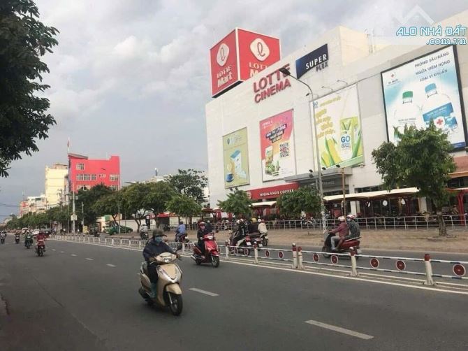 Bán nhà 4 tầng có thang máy hẻm 8m Nguyễn Văn Lượng 86m2 ngang 5.1m sát Lotte chỉ 18.5 tỷ - 8