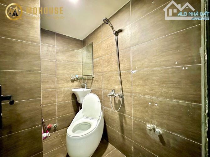 Bán nhà Trường Sa Tân Bình 104m2 5 tầng 11 phòng dòng tiền 62tr 12,9 tỷ - 9