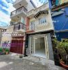 CHỈ 4,7 TỶ NHÀ 2 TẦNG KHU VỰC CẦU NGUYỄN VĂN CỪ DT: 3,3x11,5m (35m2)
