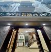 Nhà mới tinh phố Vĩnh Hưng, ngõ thông, ở thích DT 34m2 x 5 tầng x MT 4.5m, giá 6.8 tỷ.