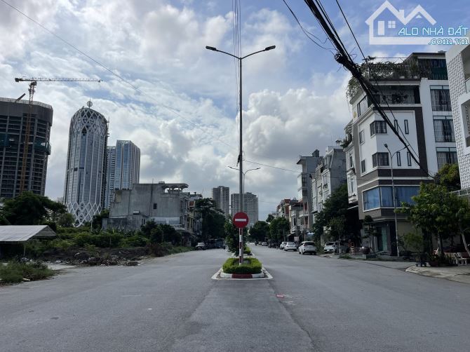60m2 đất mặt đường đôi 30m Lô 9 Lê Hồng Phong - Ngang 4m - Đông Bắc